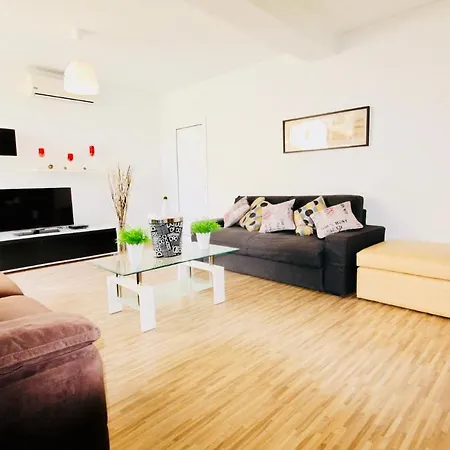 Apartment Big 2 Bedroom, Xxl Pool, In Hearth Of Ayia Napa
