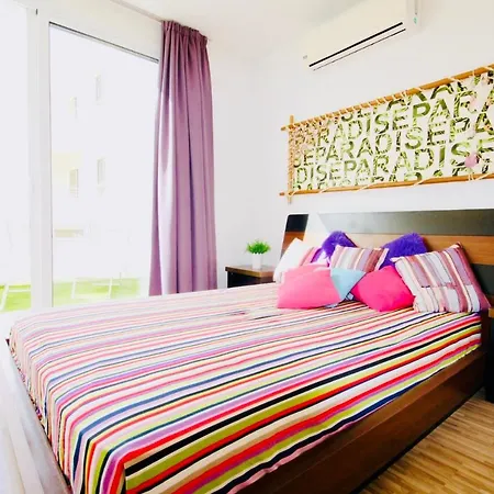 Big 2 Bedroom, Xxl Pool, In Hearth Of Apartment