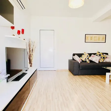 Apartment Big 2 Bedroom, Xxl Pool, In Hearth Of